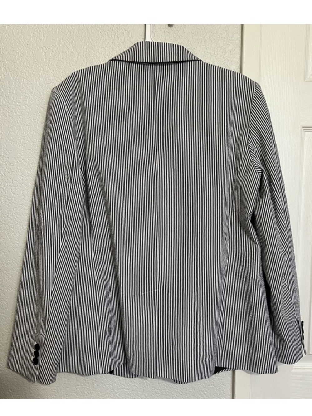 LOFT Grey & White Seersucker Striped Blazer One-Button Jacket Size 10 NWT - Picture 9 of 9